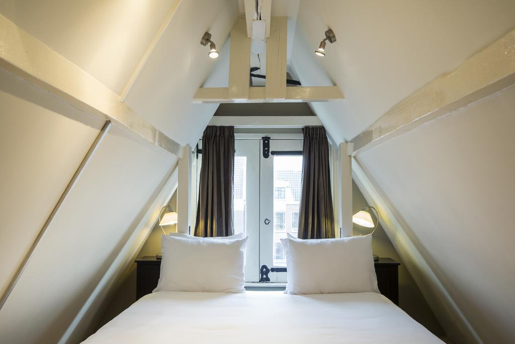 Penthouse Apartment Canal View