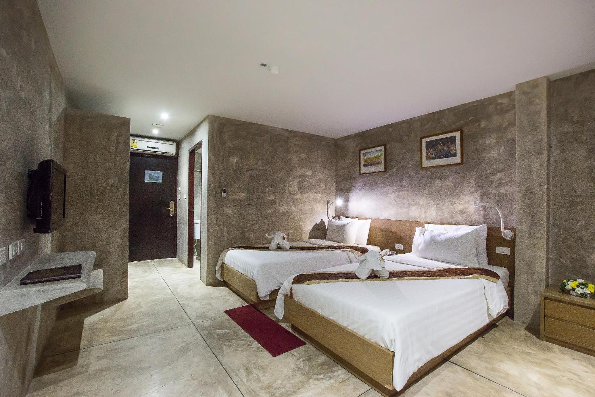 Standard Twin Room no window