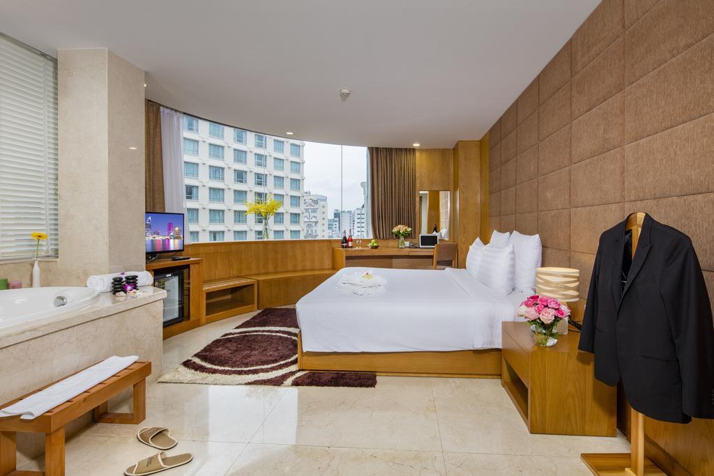 Suite Executive Nhìn Ra Thành Phố