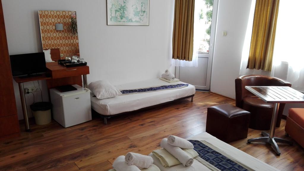 Deluxe Double or Twin Room Extra Bed