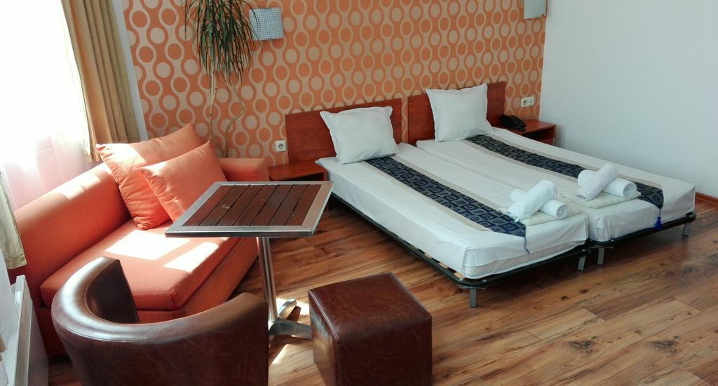 Deluxe Double or Twin Room Extra Bed