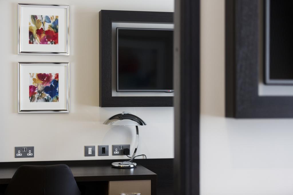 Deluxe One-Bedroom Suite