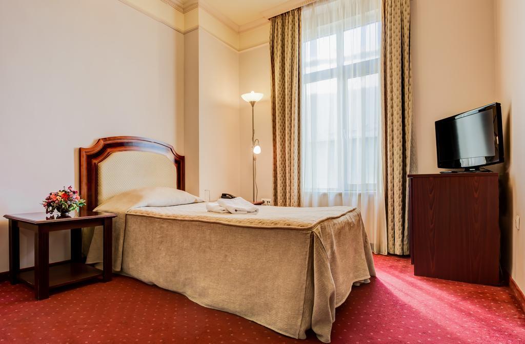 Economy Single Room