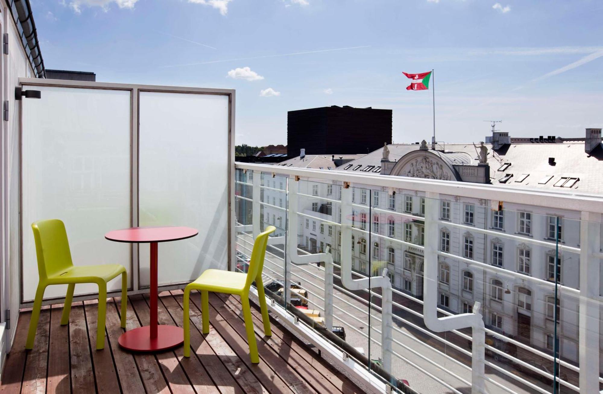 Superior Plus-værelse med kingsize-seng og terrasse