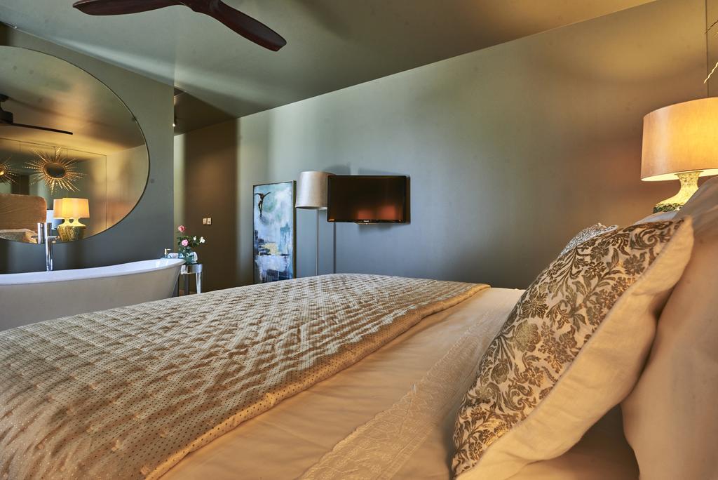Luxe Suite