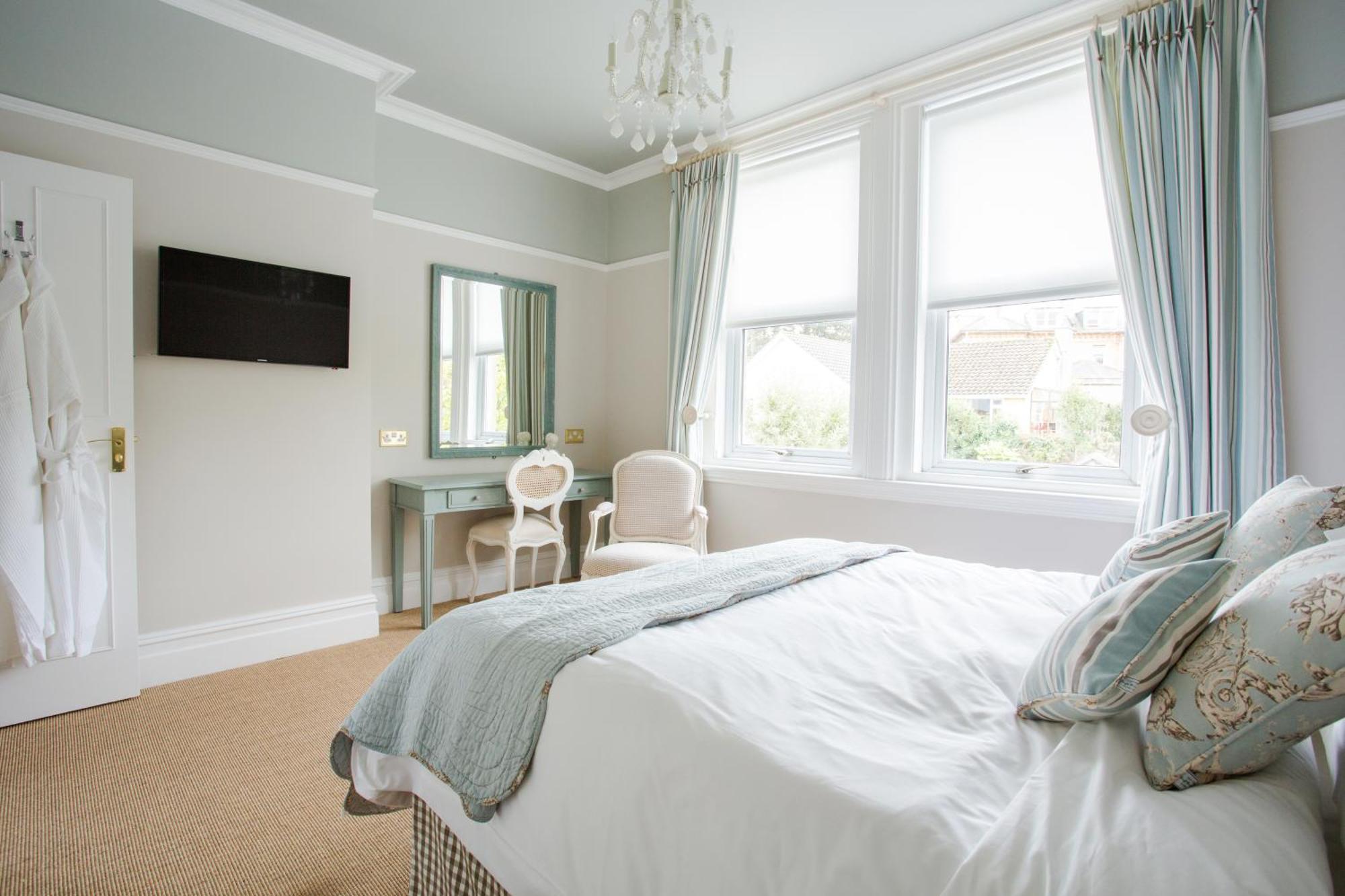 Luxury King Room,701069995:JPEG