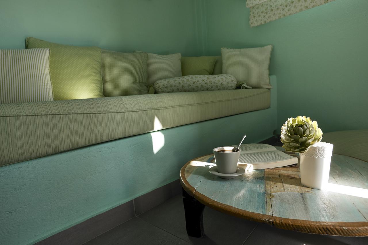 Superb Double Room with Hot Tub and Caldera View