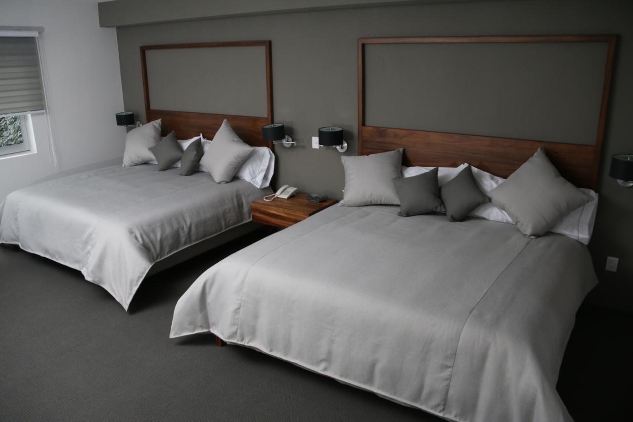 Deluxe Queen Suite