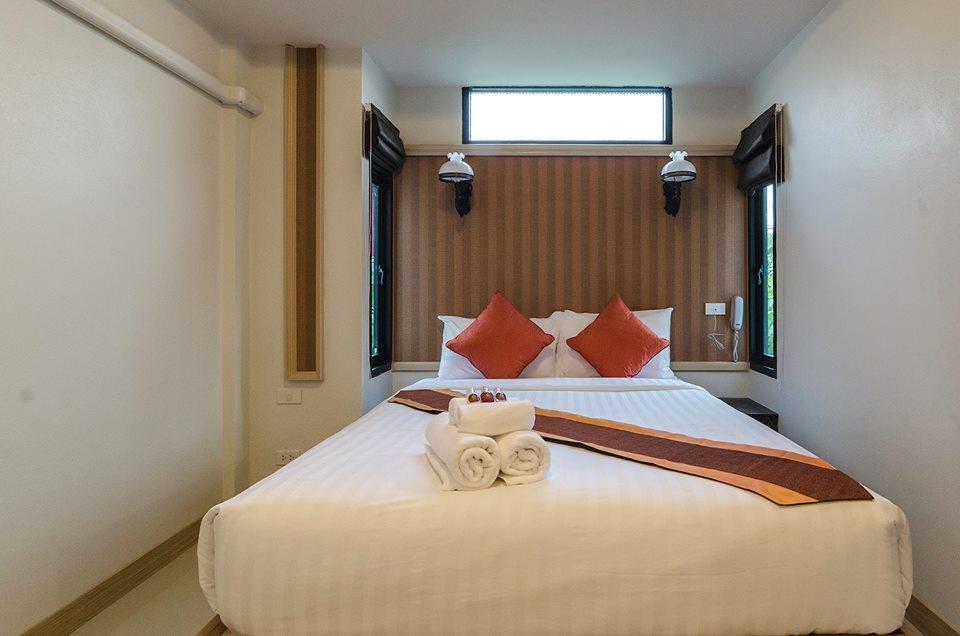 Standard Queen Room