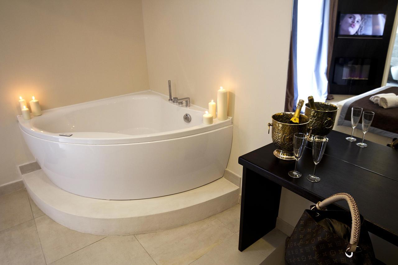 Junior Suite Hot Tub