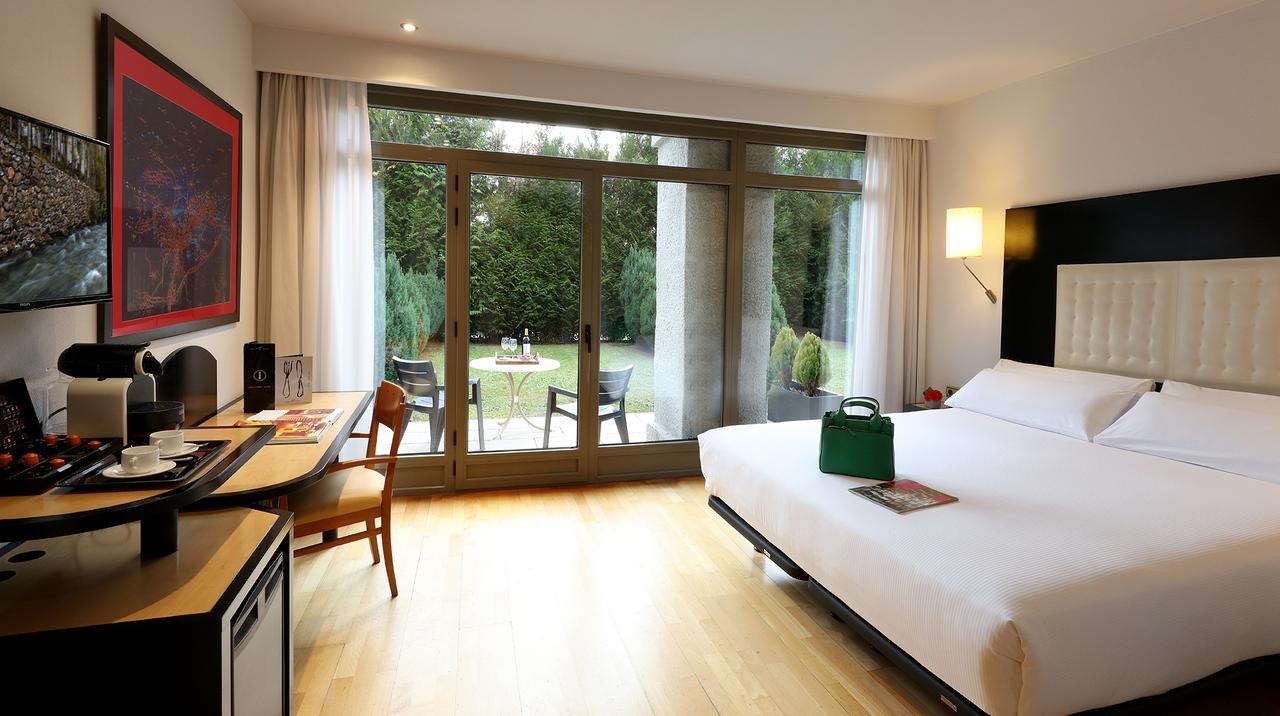 Premium Double or Twin Room,544654392:JPEG