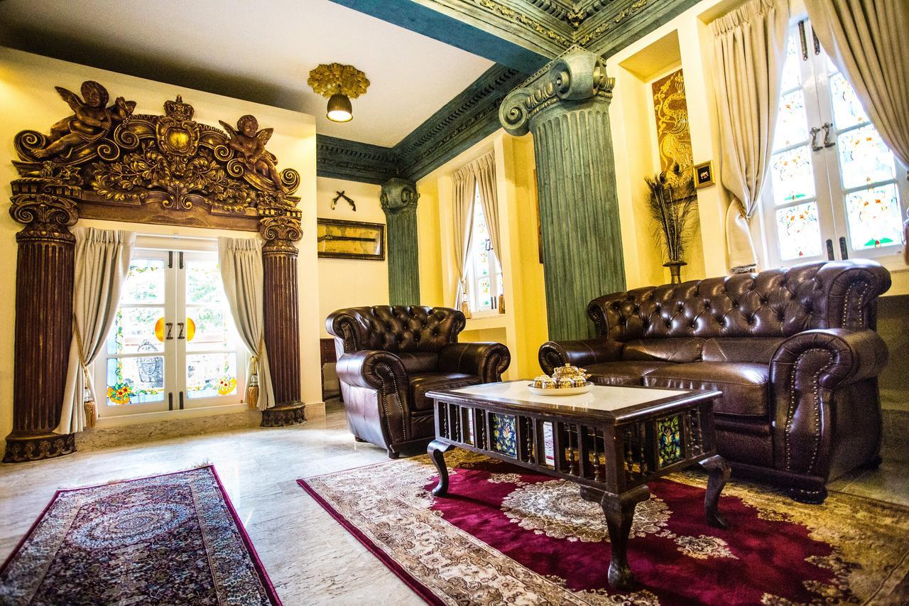 Royal Suite,585009147:JPEG