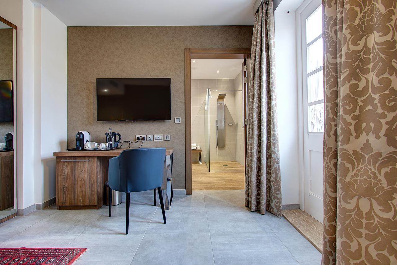 Suite with Terrace,605420001:JPEG