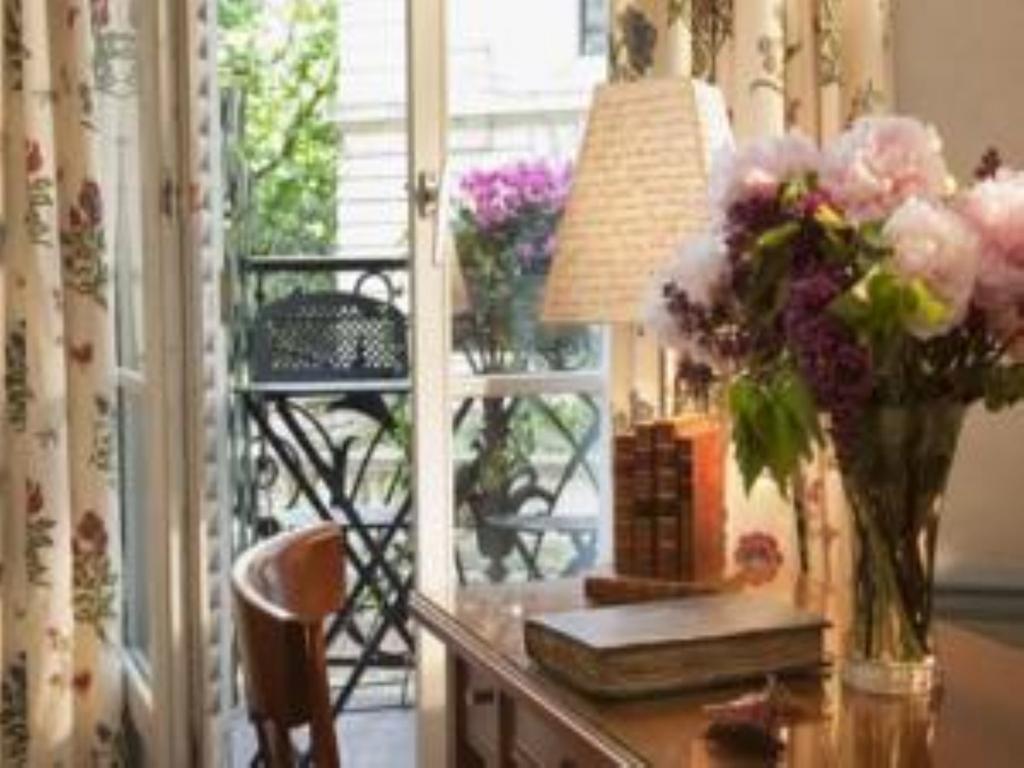 Room Elegance Double or Twin