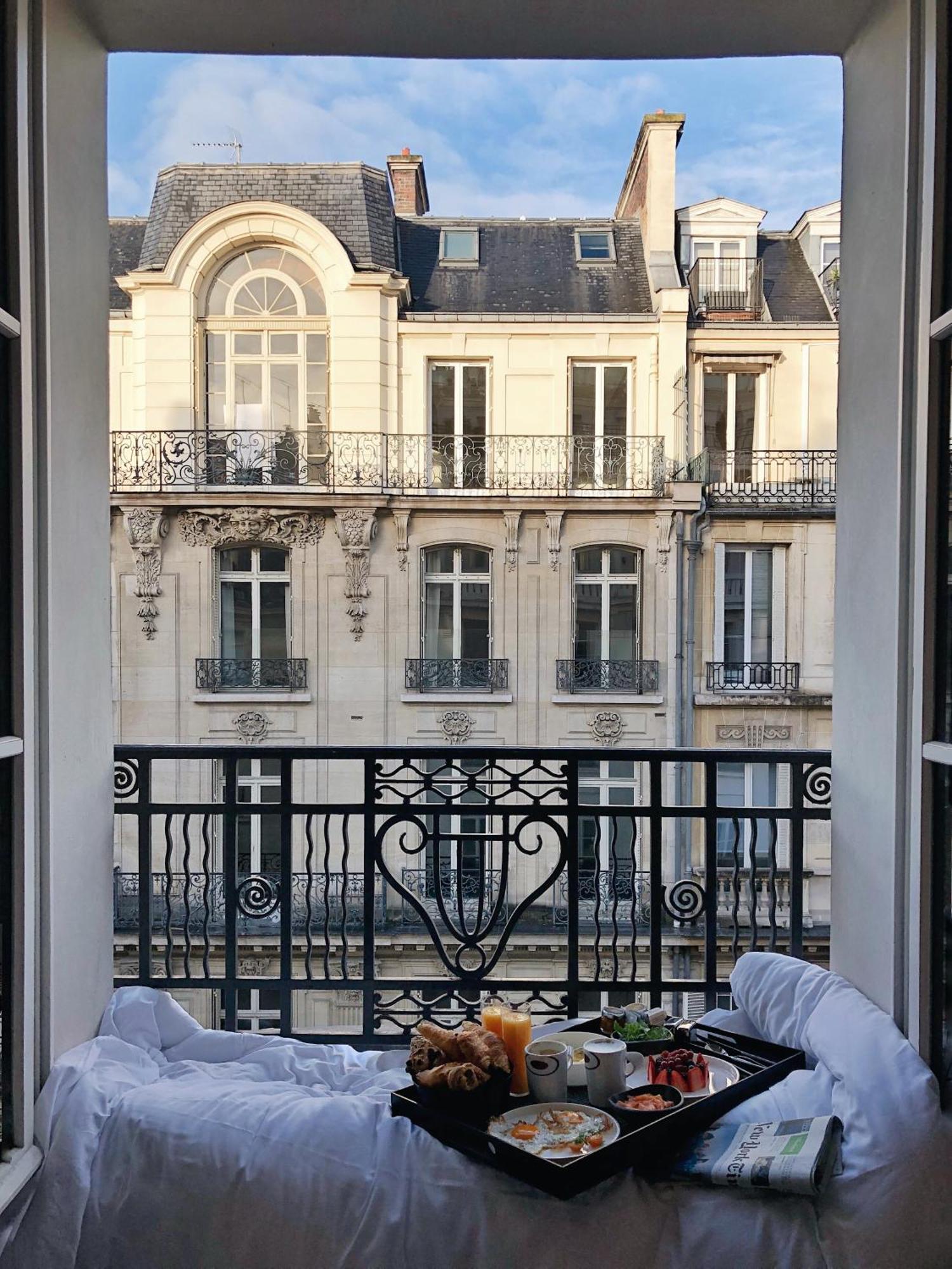 Eiffel Tower Deluxe Double Room