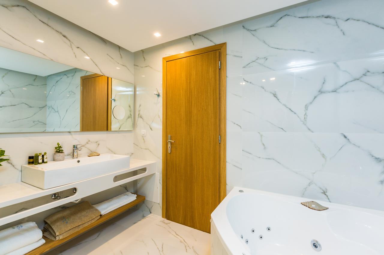 Menta Deluxe Suite with Jacuzzi,610686120:JPEG