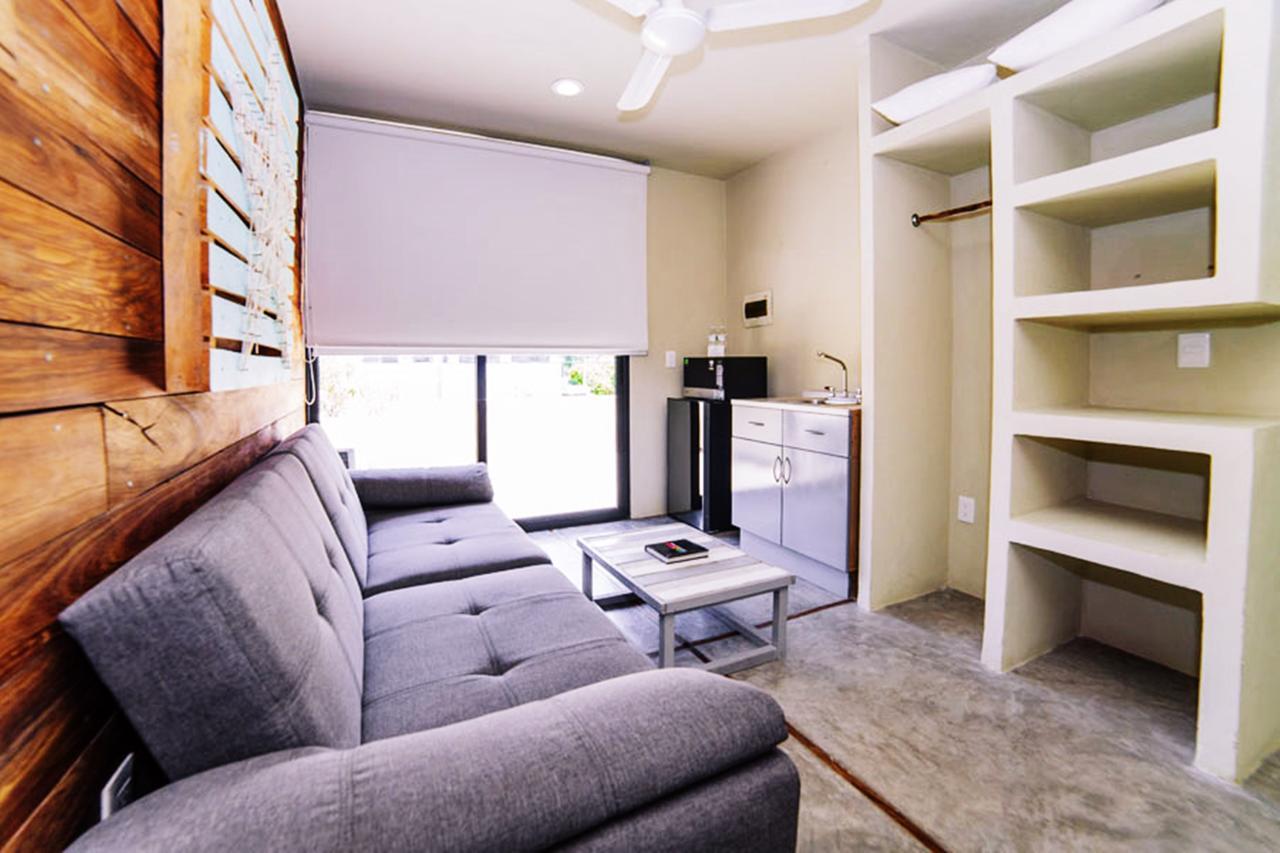 Estudio con balcón