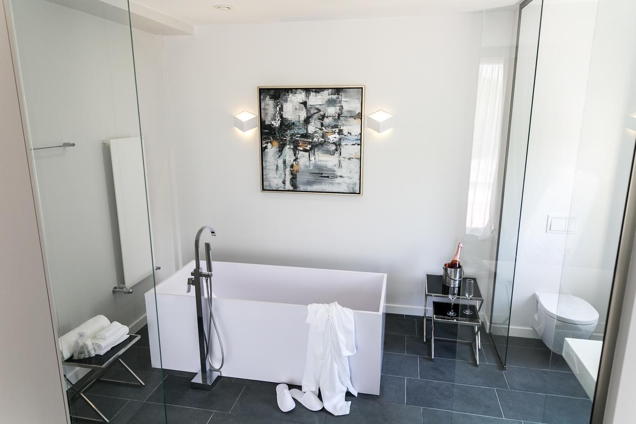 Superior Apartment,1097572860:JPEG