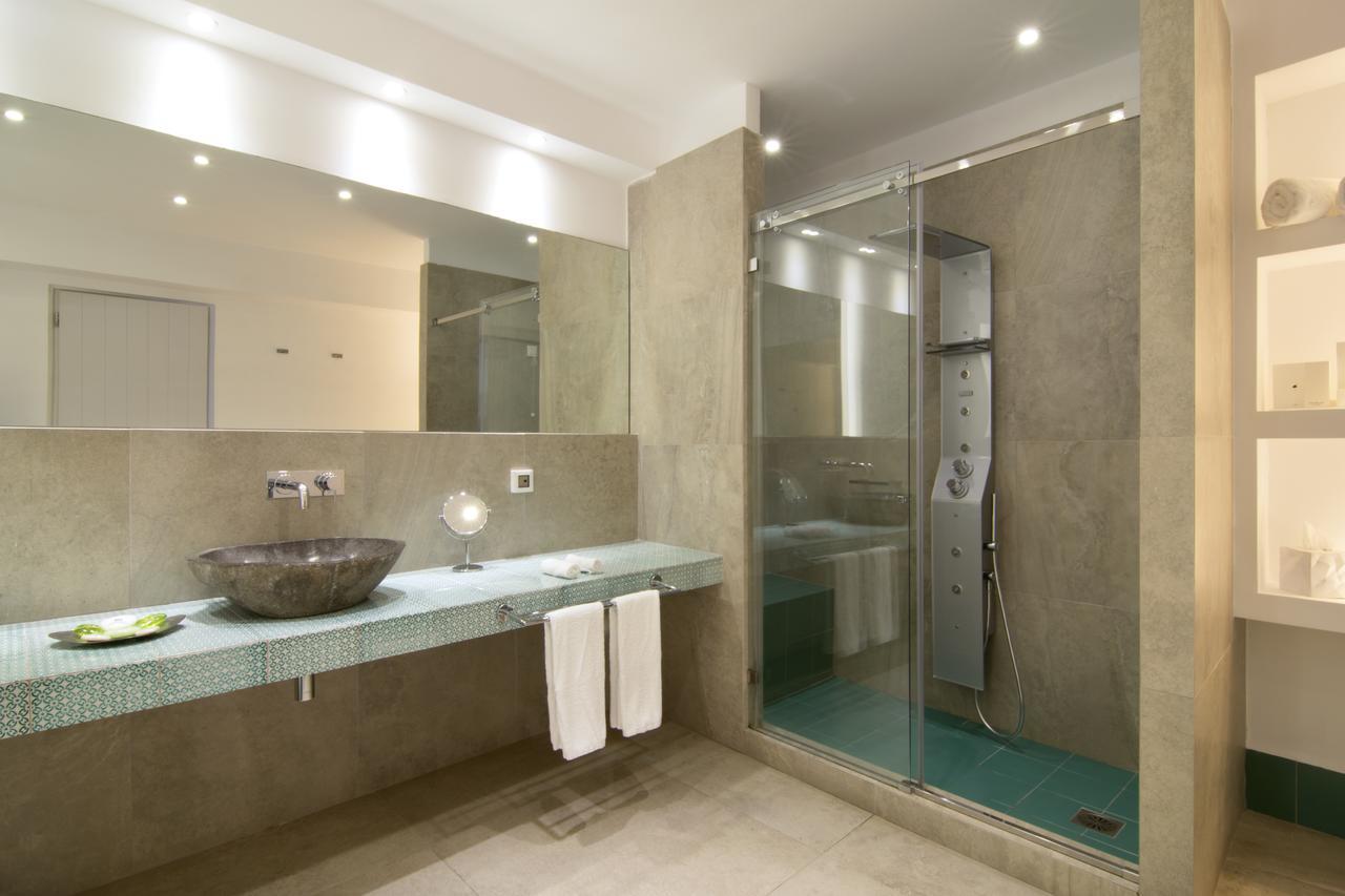 Premium Suite with Private Hot Tub & Caldera View