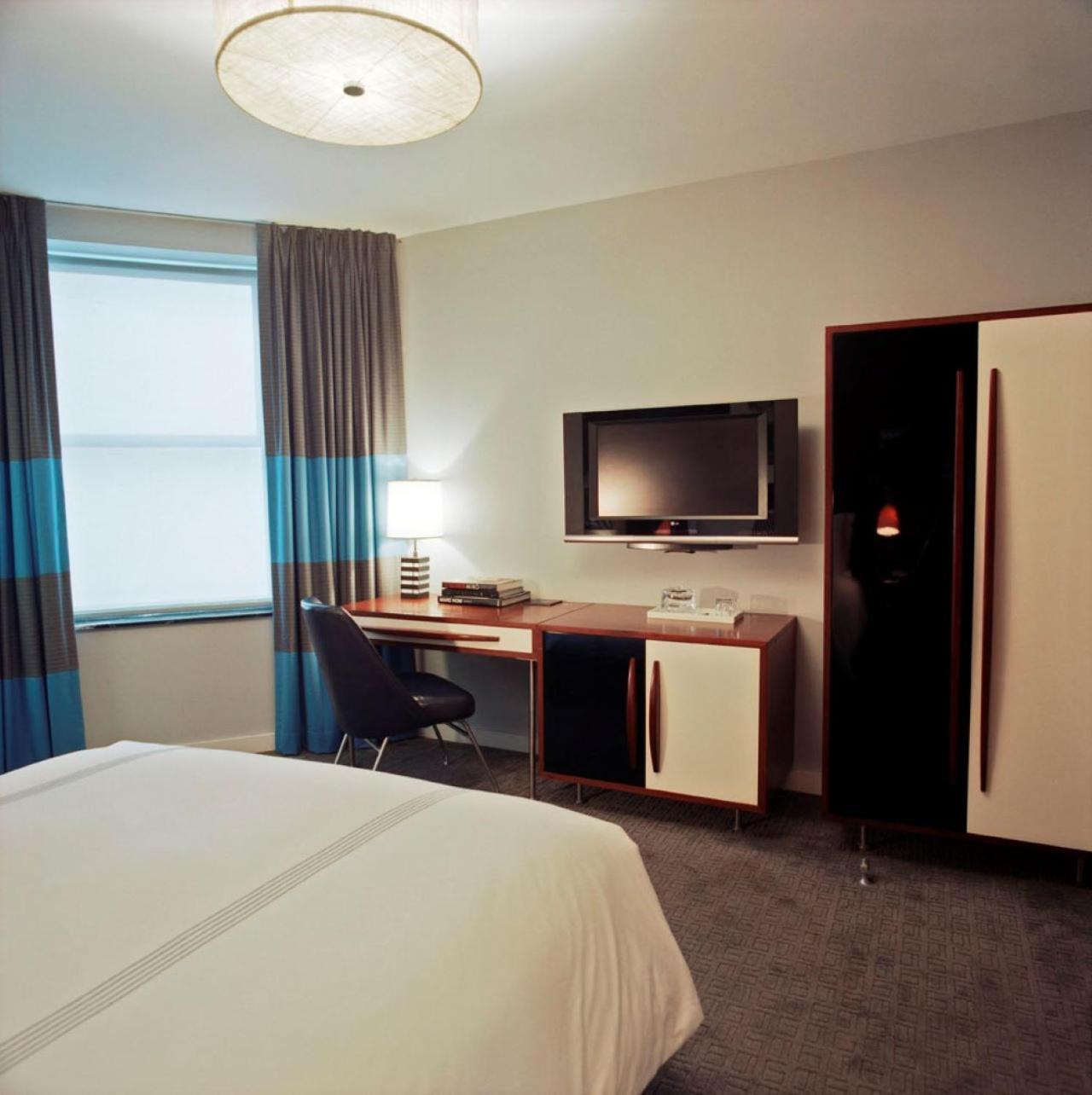 Deluxe Queen Room