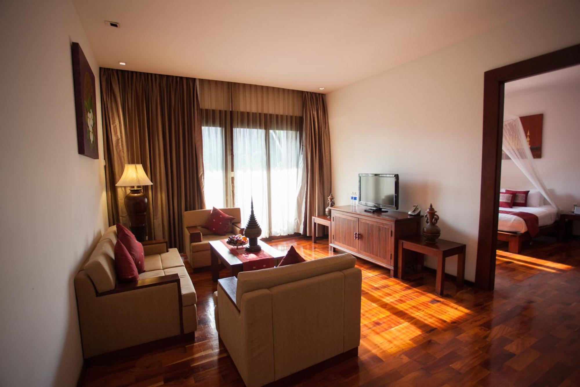 Deluxe King Suite
