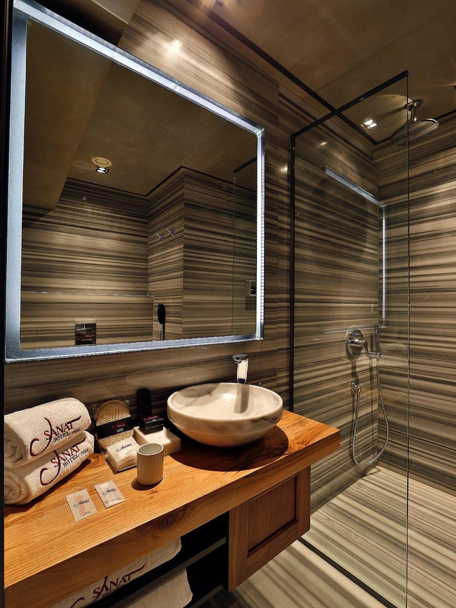 Twin Room with City View