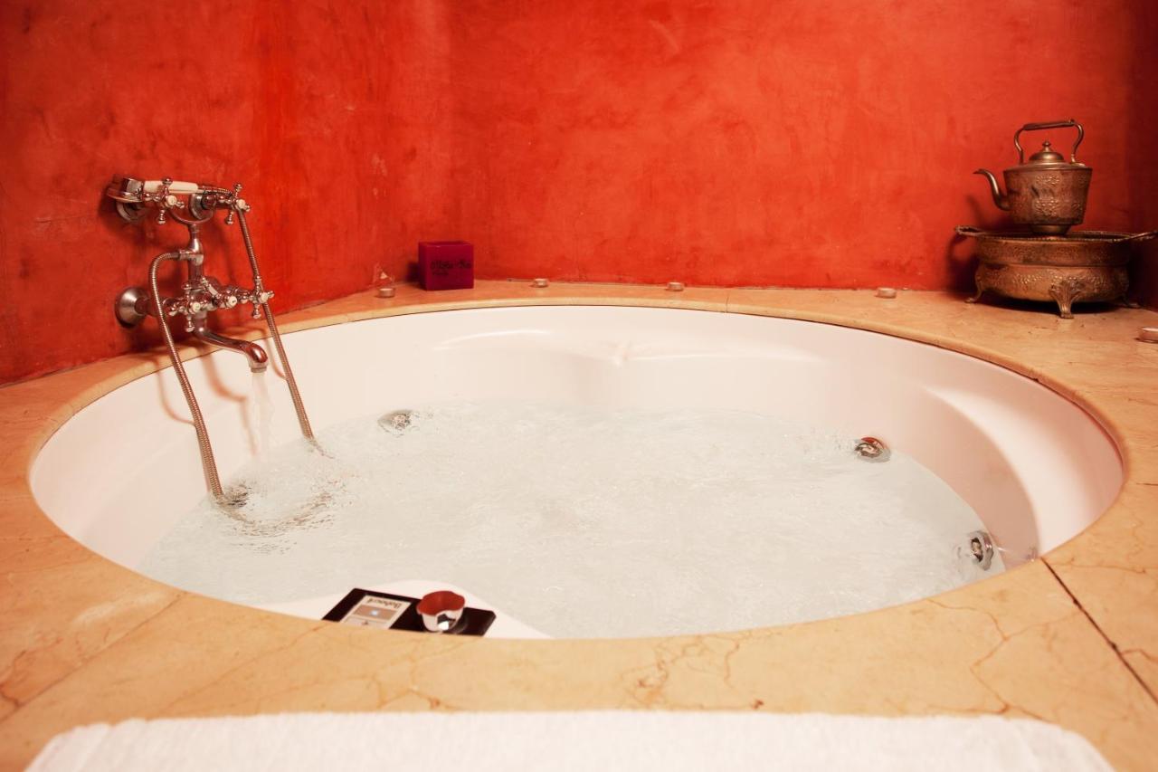 Queen Suite Spa Bath