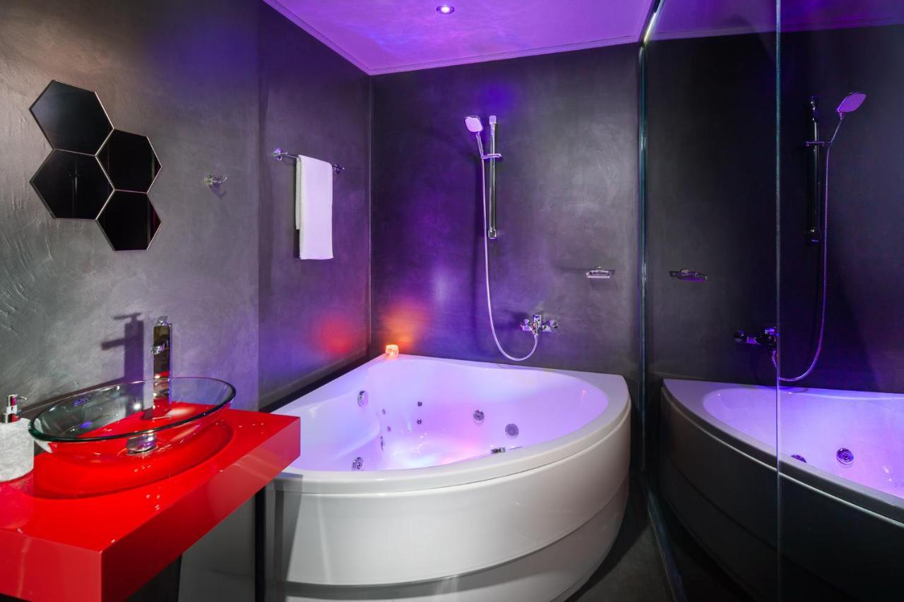 Double Room with Spa Bath and Free Access to Relax Zone,770279680:JPEG