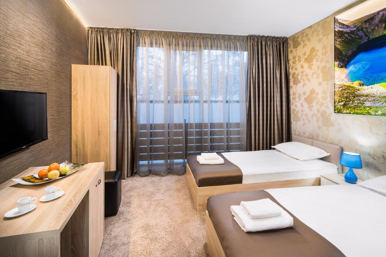 Room 2 Separate Beds Access to the Relax Zone