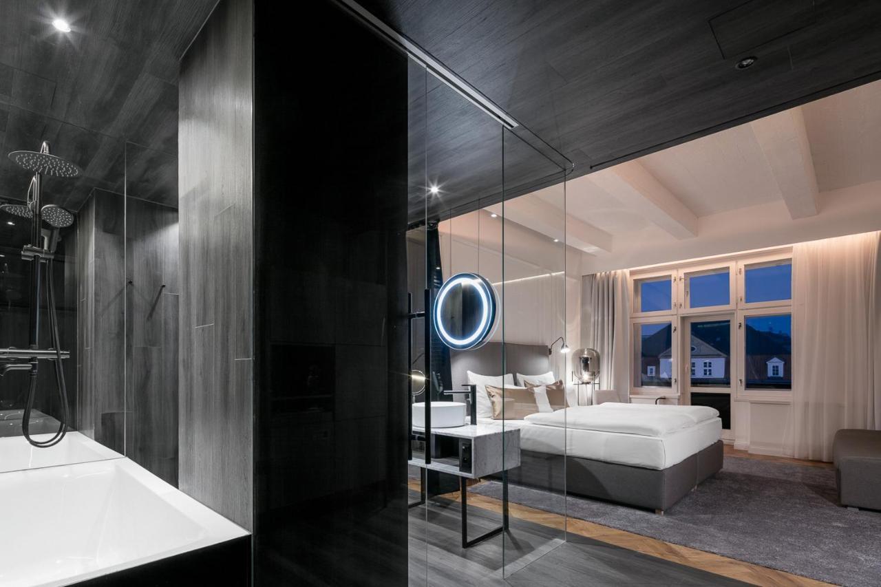 Family Room Spa Bath Balcony
