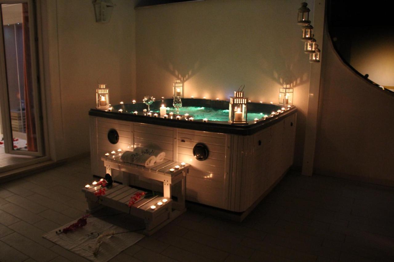 Deluxe Suite with Spa Bath
