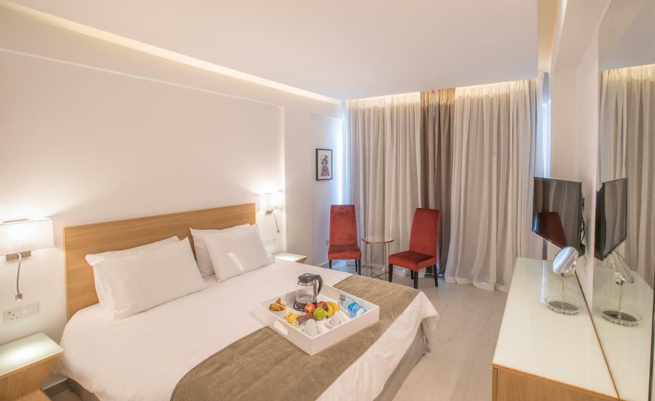 Superior Double or Twin Room with Pool View (2 Adults + 1 Child)