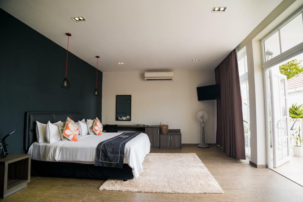 Junior Suite with Balcony