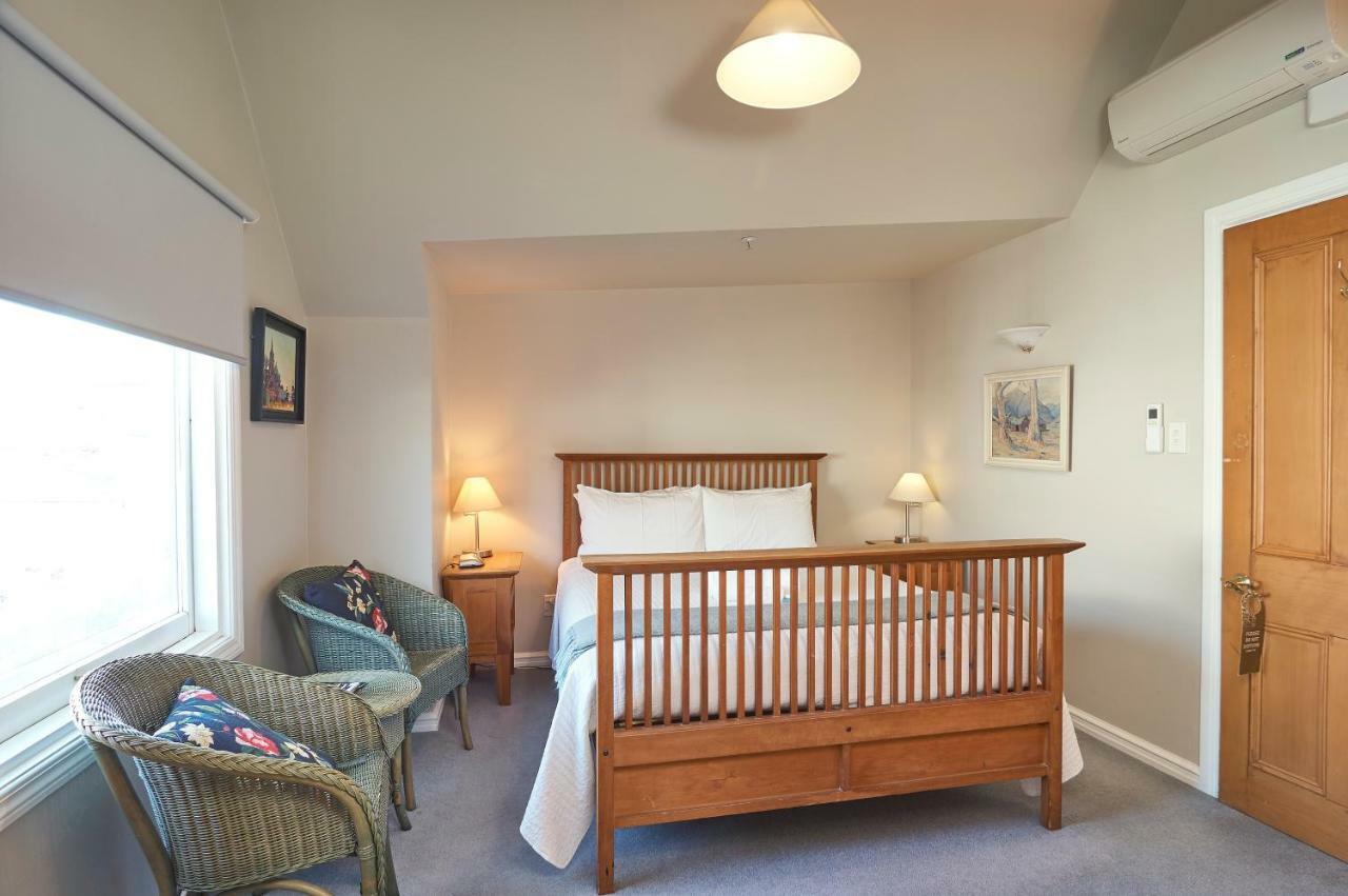 Kamer met Queensize Bed