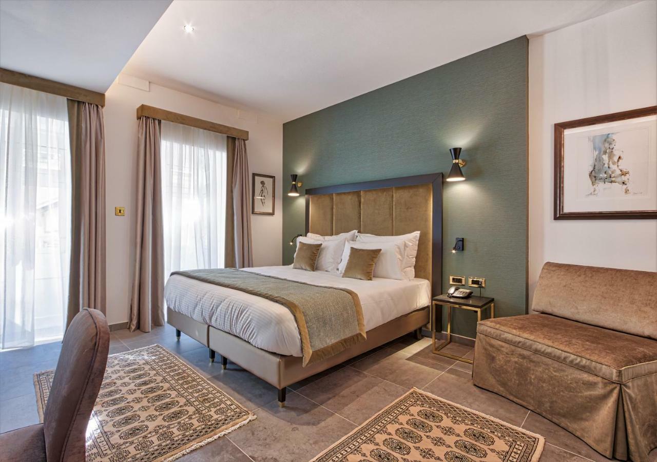 Habitación Triple con balcón maltés
