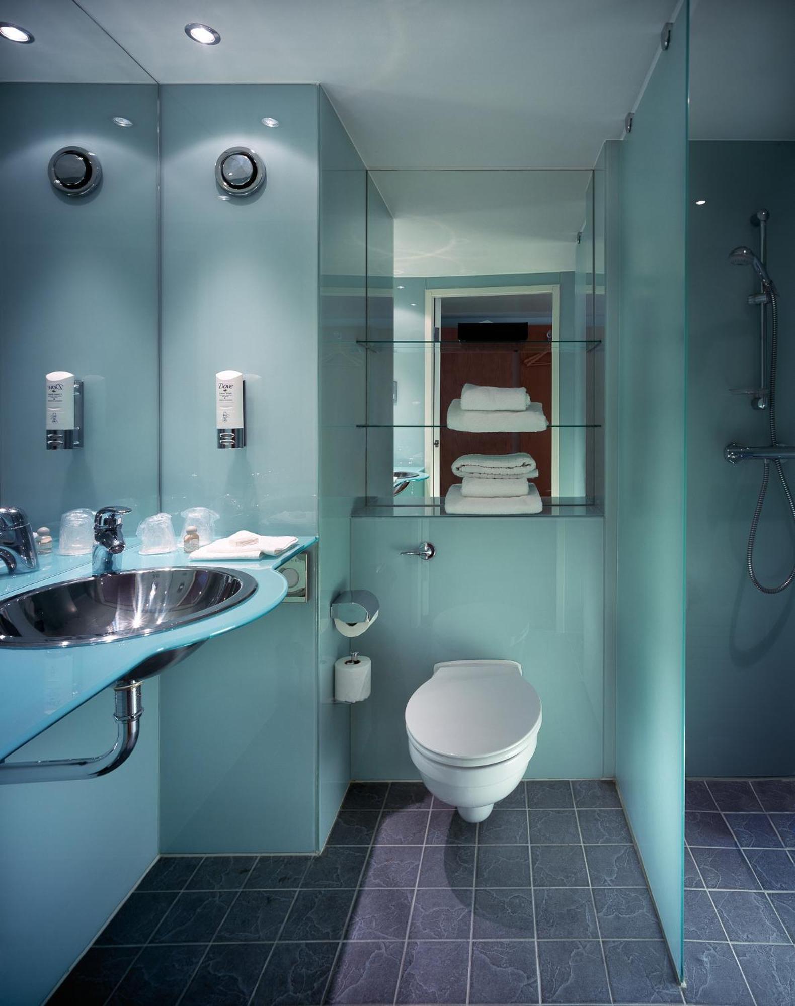 Standard Room with Two Single Beds - Accessible