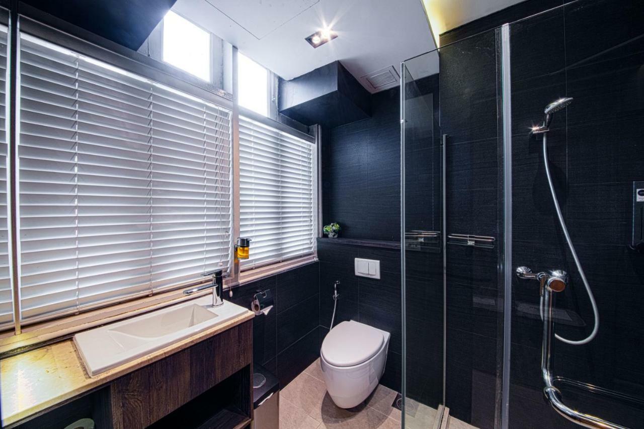 Single Capsule in Female Room