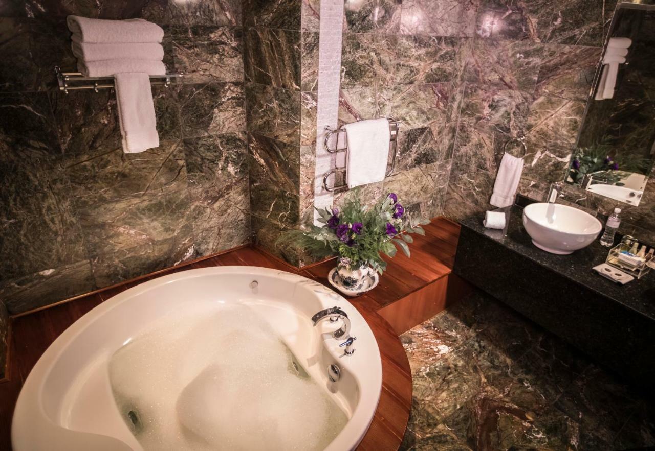 Superior Deluxe Room with Corridor View - 2 Queen Beds,1235338913:JPEG