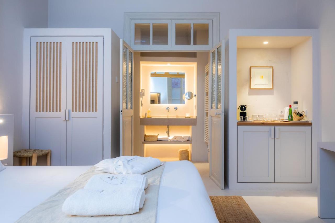 Double Room,1743182207:JPEG