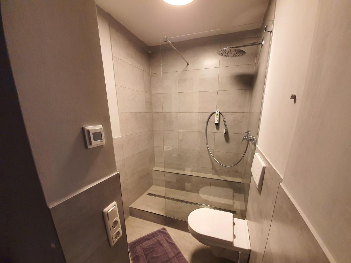 Queen Room,958358434:JPEG