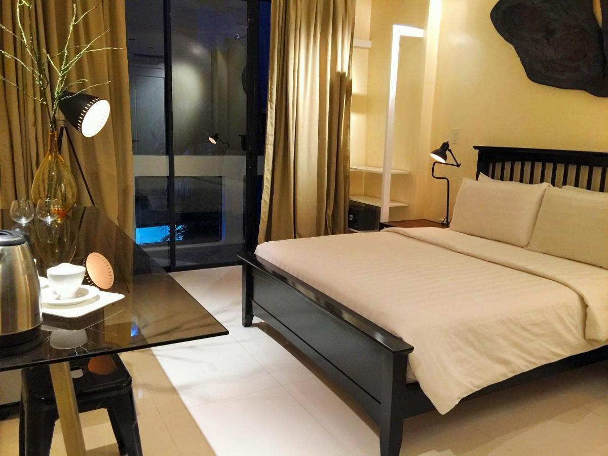 Deluxe Room (1 adult + 2 children)