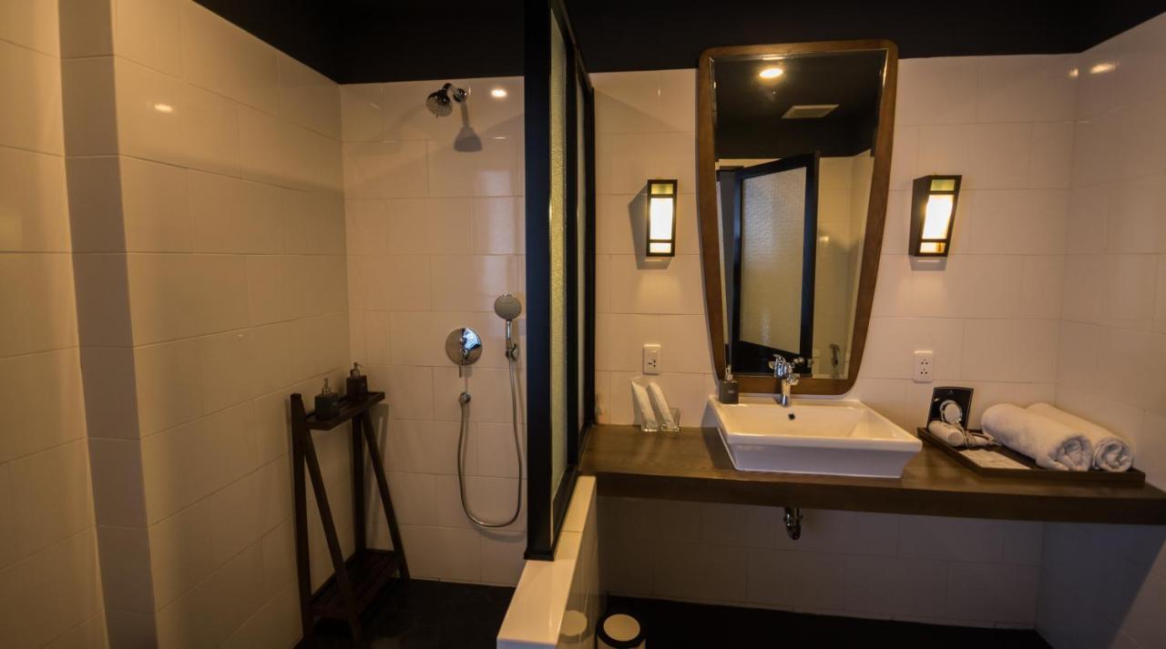 Deluxe Double or Twin Room with City View