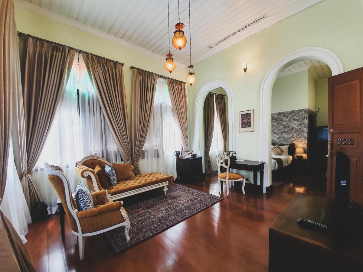 Chao Phraya Suite Afternoon Tea,982218343:JPEG