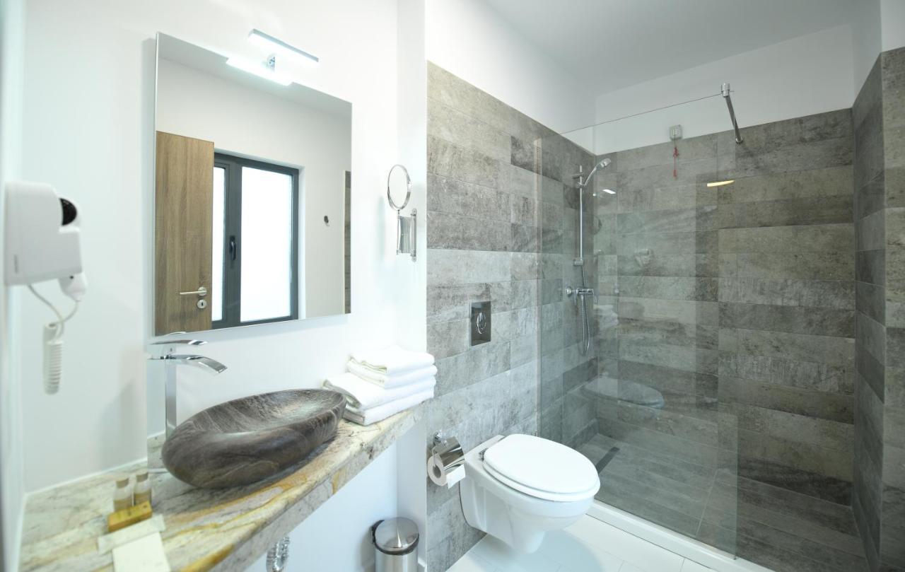 Double Room with Private Bathroom,997757298:JPEG