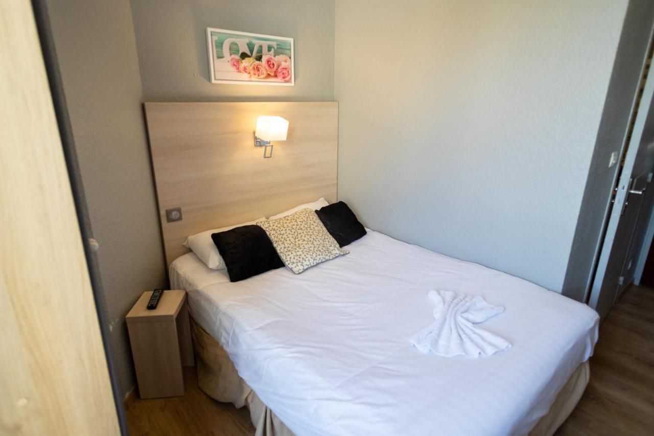 Single Room,999636030:JPEG