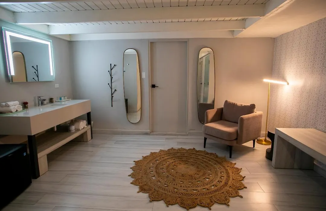 Tropica Beach Hotel (Adults Only)-1