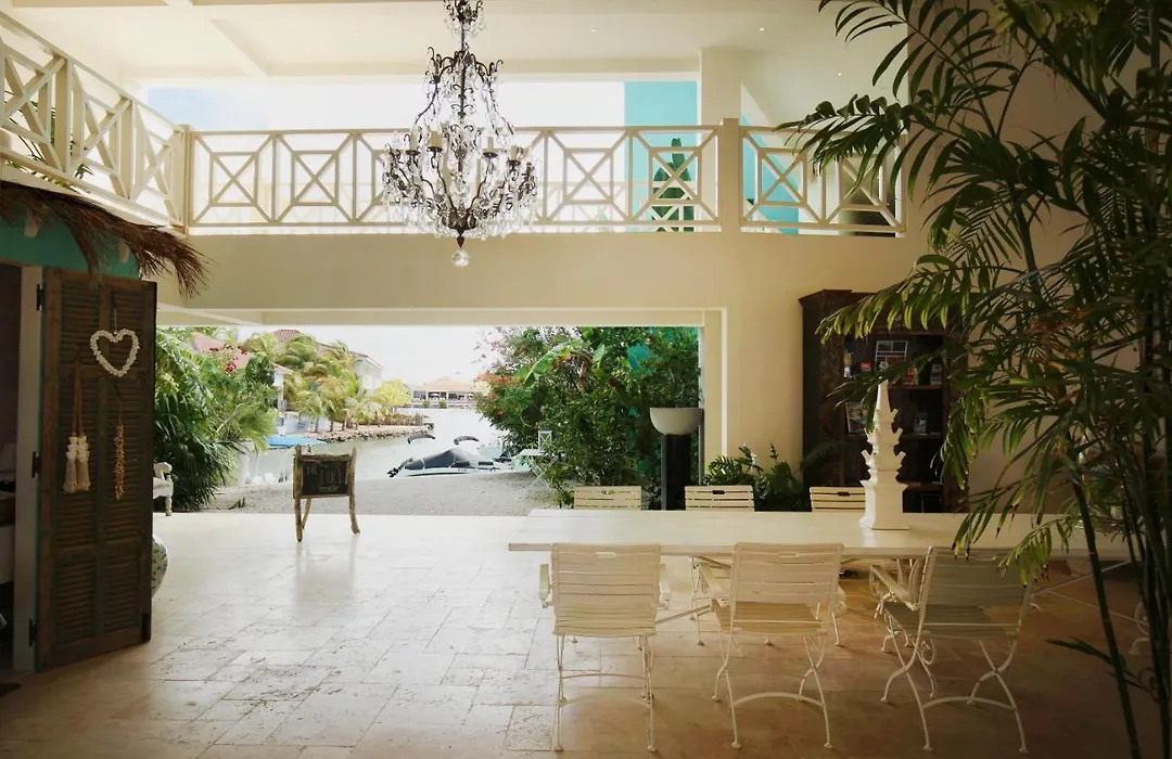 Ocean Breeze Boutique Hotel & Marina-1