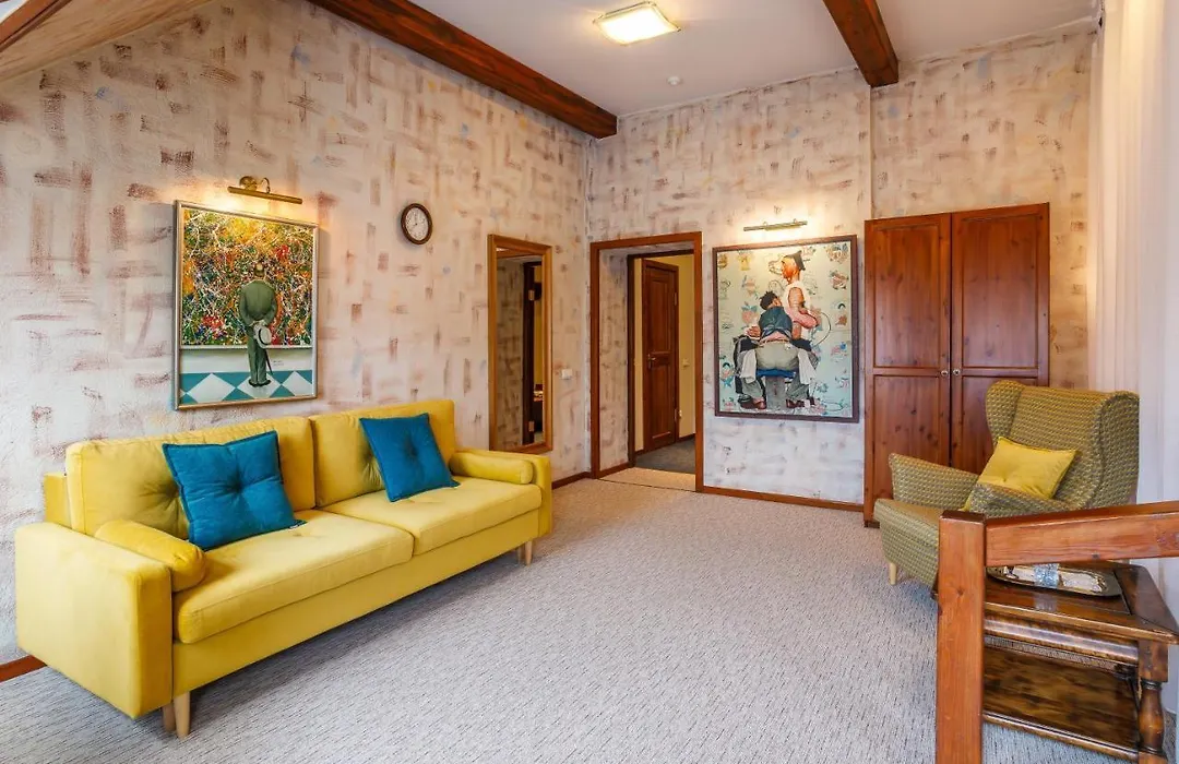 Alexander House-1
