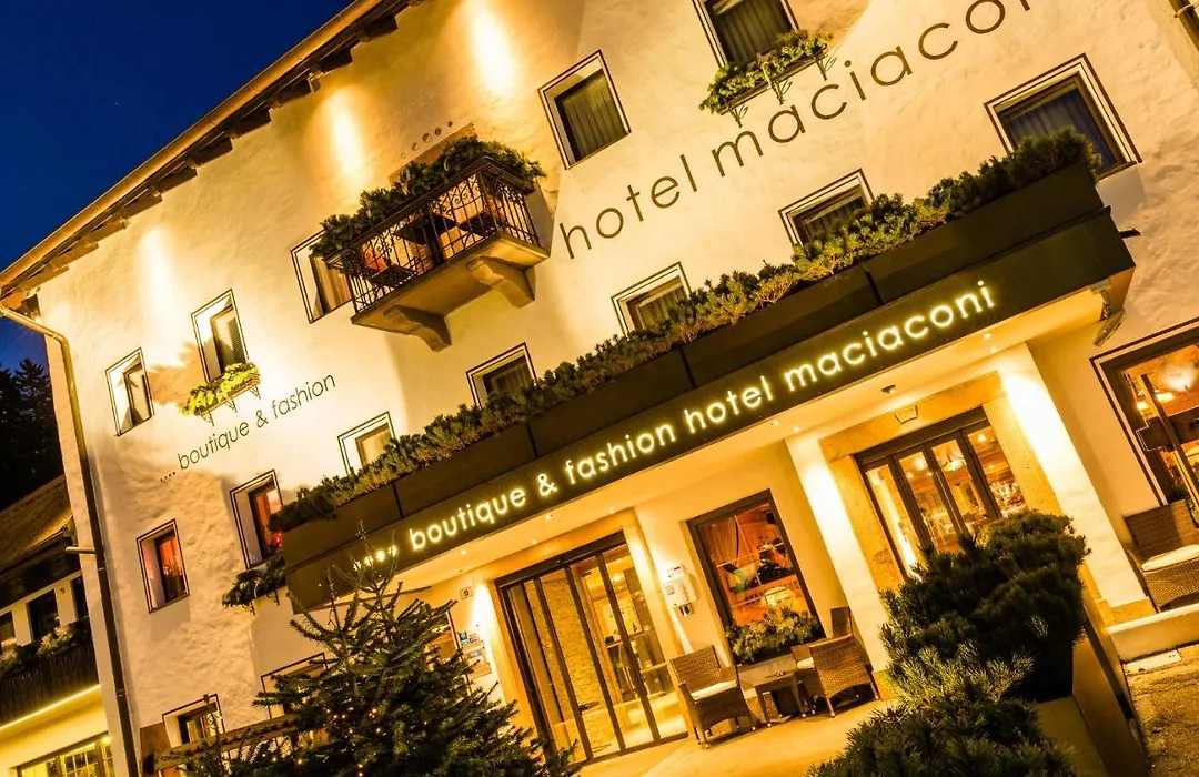Boutique & Fashion Hotel Maciaconi - Gardenahotels-1