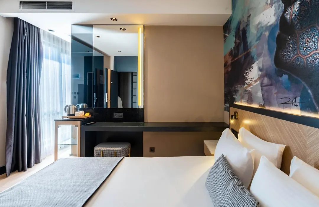 Ni Hotel Lara-1